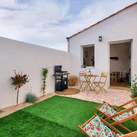 Avec Terrasse A 250 Metres Du Port *