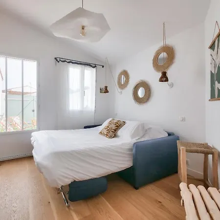 Avec Terrasse A 250 Metres Du Port