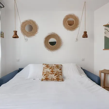 Avec Terrasse A 250 Metres Du Port Apartman